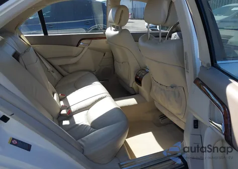 2006 Mercedes-Benz S 500 from USA, damaged, VIN WDBNG75J76A482057